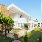 게스트하우스 Ravda Residence 4*