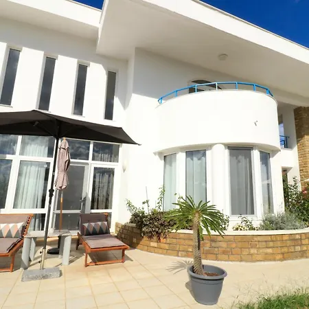 게스트하우스 Ravda Residence 4*