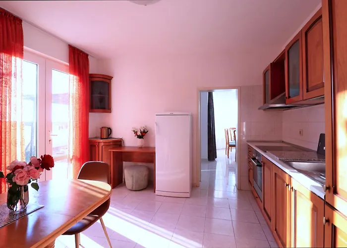 Ravda Residence Affittacamere 4*